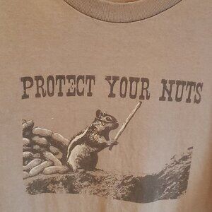 Vintage Protect Your Nuts Chipmunk Graphic T-Shirt Brown L